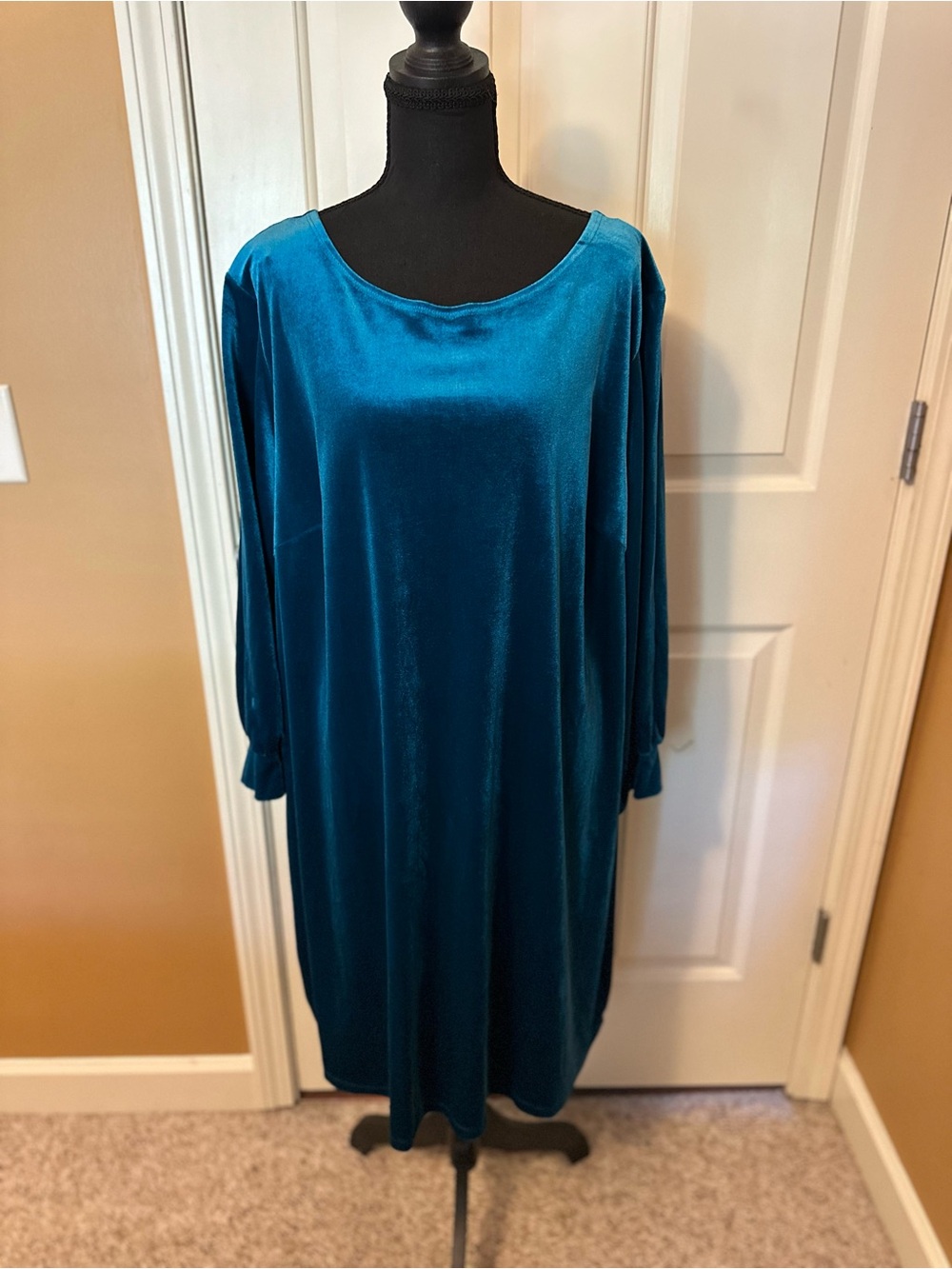Sandra Darren Teal Velvet Midi Dress